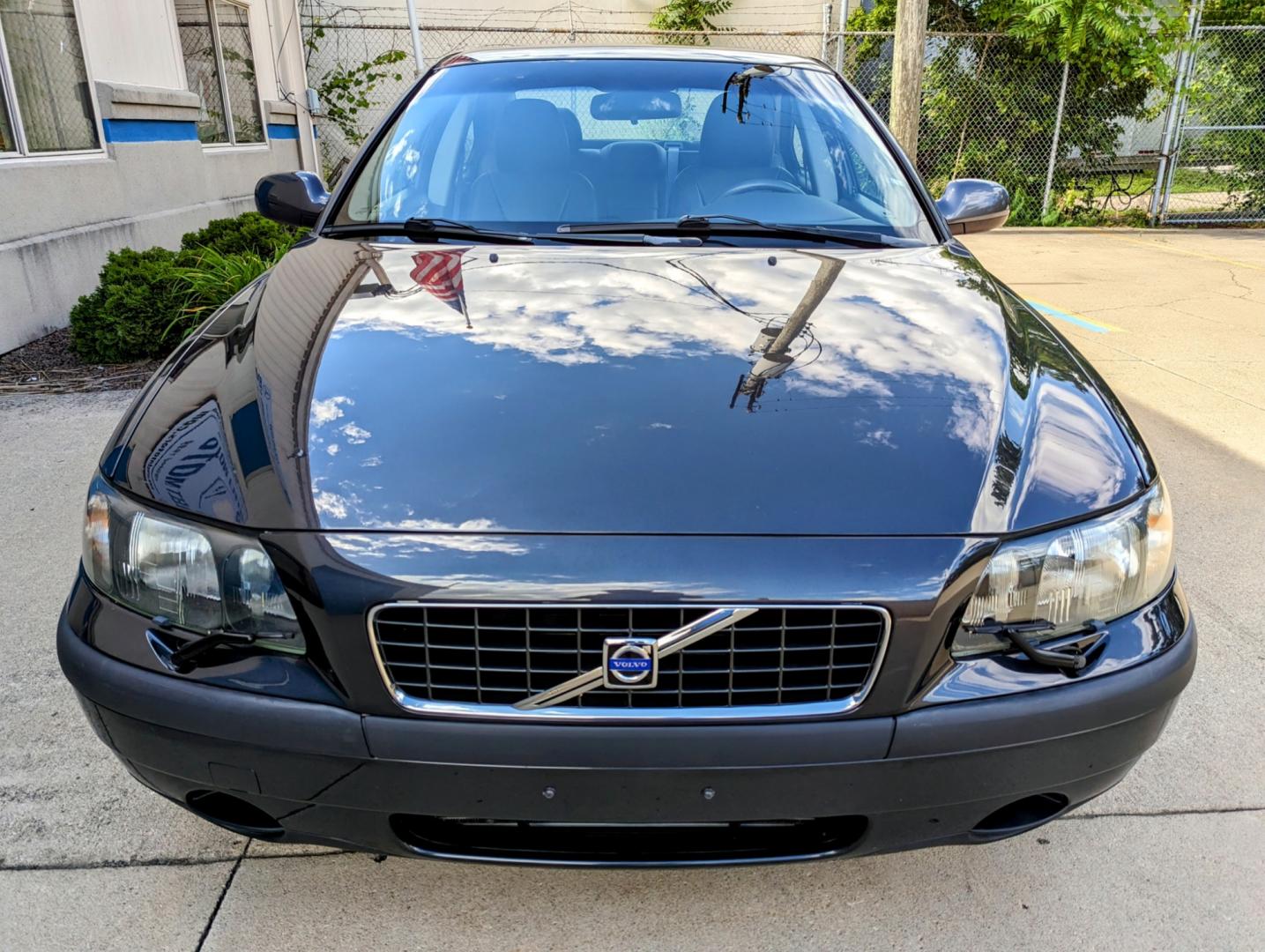 2002 Black Metallic /Black Leather Volvo S60 (YV1RS58D122) with an 2.4L I5 F 20V engine, Automatic transmission, located at 603 Amelia Street, Plymouth, MI, 48170, (734) 459-5520, 42.378841, -83.464546 - Photo#1